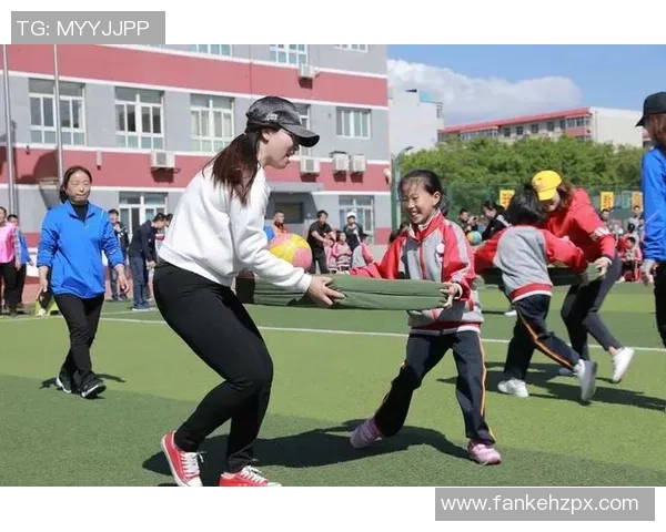 足球明星女儿小苹果的成长故事与梦想追逐之旅